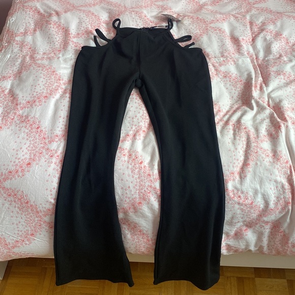 I’m selling the top and pants - Picture 2 of 2